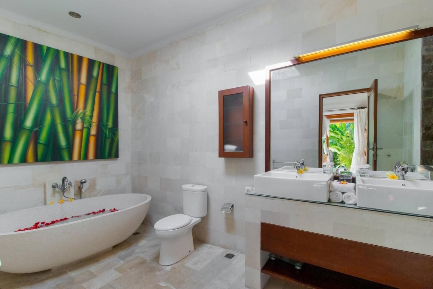 Heart Of Seminyak, 2Br, Sleeps 4, Walk To Bintang Villa Eksteriør bilde